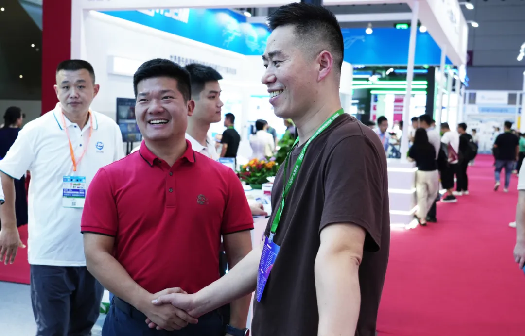 1727599359219686.jpg 647.jpg